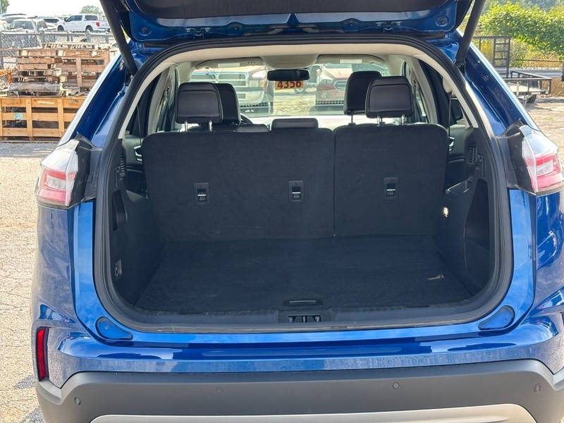Ford Edge Vehicle Full-screen Gallery Image 11