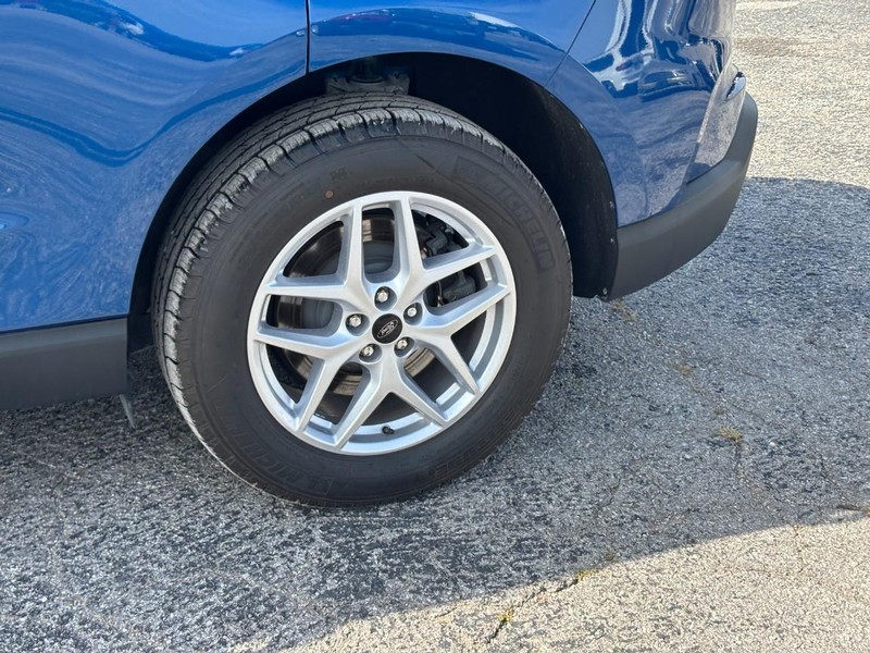 Ford Edge Vehicle Full-screen Gallery Image 12