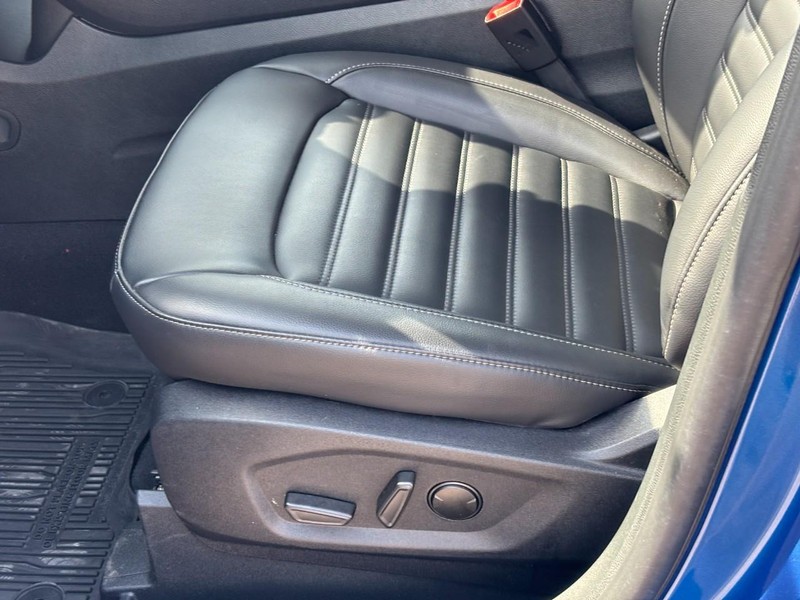 Ford Edge Vehicle Full-screen Gallery Image 17