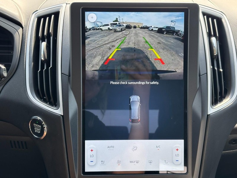 Ford Edge Vehicle Full-screen Gallery Image 23