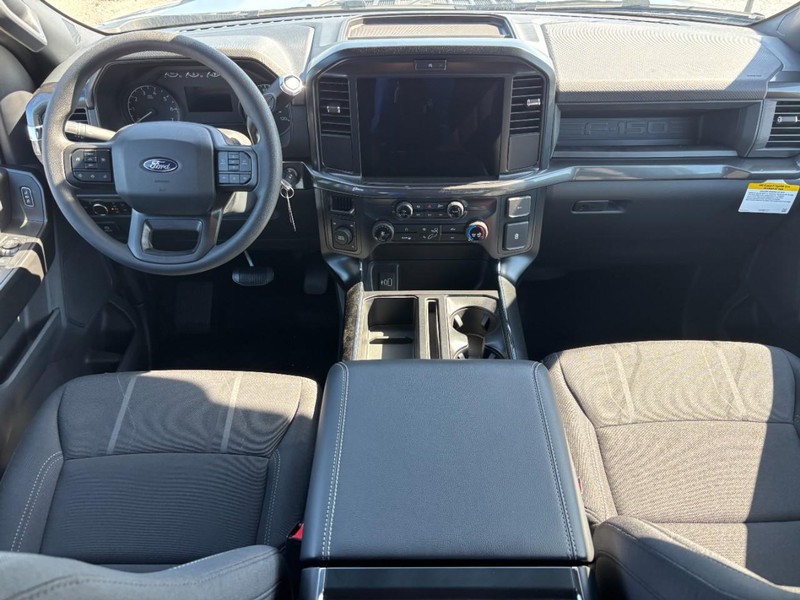 Ford F-150 Vehicle Full-screen Gallery Image 15