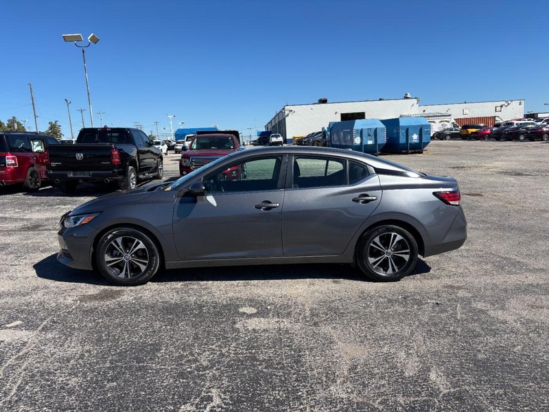 Nissan Sentra Vehicle Full-screen Gallery Image 10
