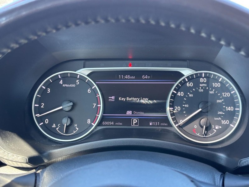 Nissan Sentra Vehicle Full-screen Gallery Image 21
