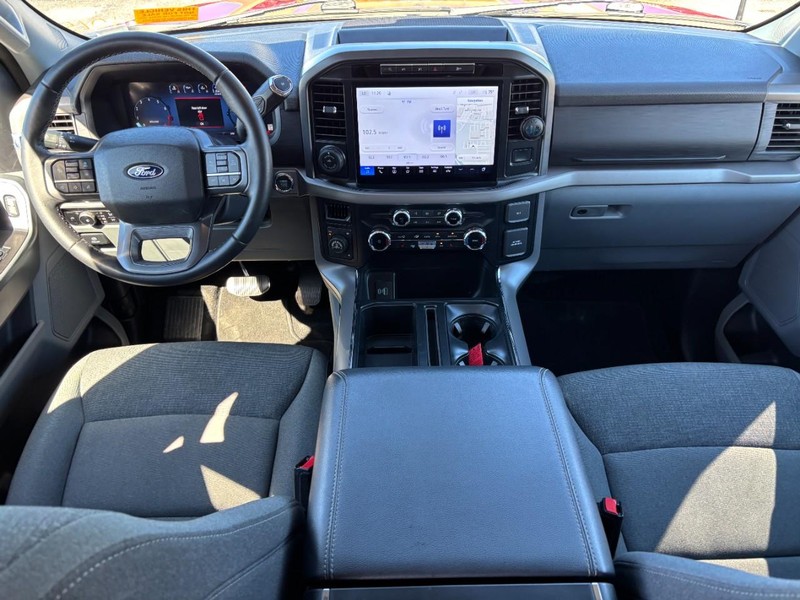 Ford F-150 Vehicle Full-screen Gallery Image 14