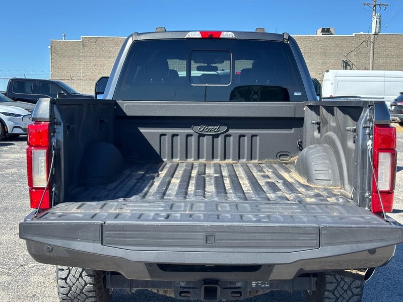 Ford Super Duty F-350 SRW Vehicle Image 11