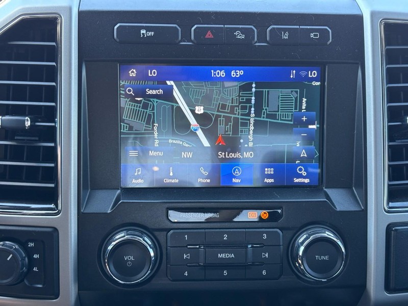 Ford Super Duty F-350 SRW Vehicle Image 23