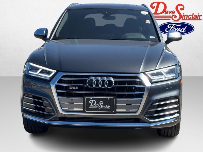 Audi SQ5 Vehicle Full-screen Gallery Image 02