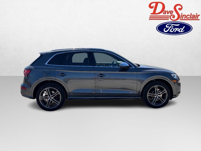Audi SQ5 Vehicle Full-screen Gallery Image 05