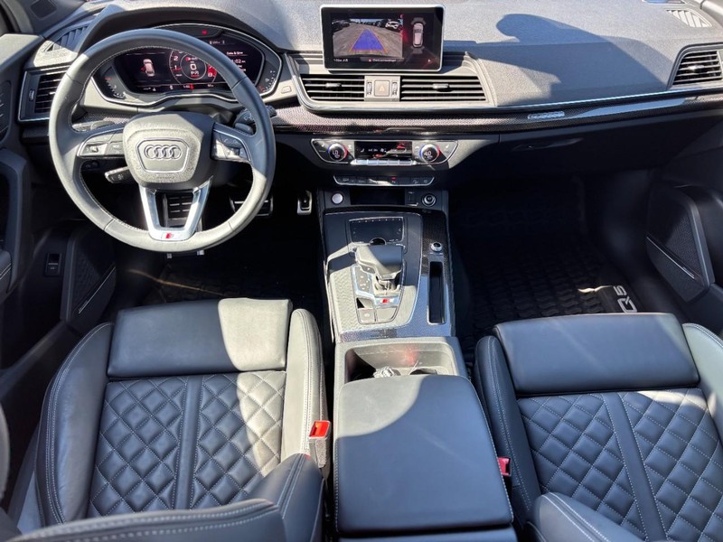 Audi SQ5 Vehicle Full-screen Gallery Image 15