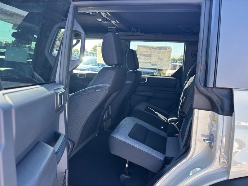 Ford Bronco Vehicle Image 13