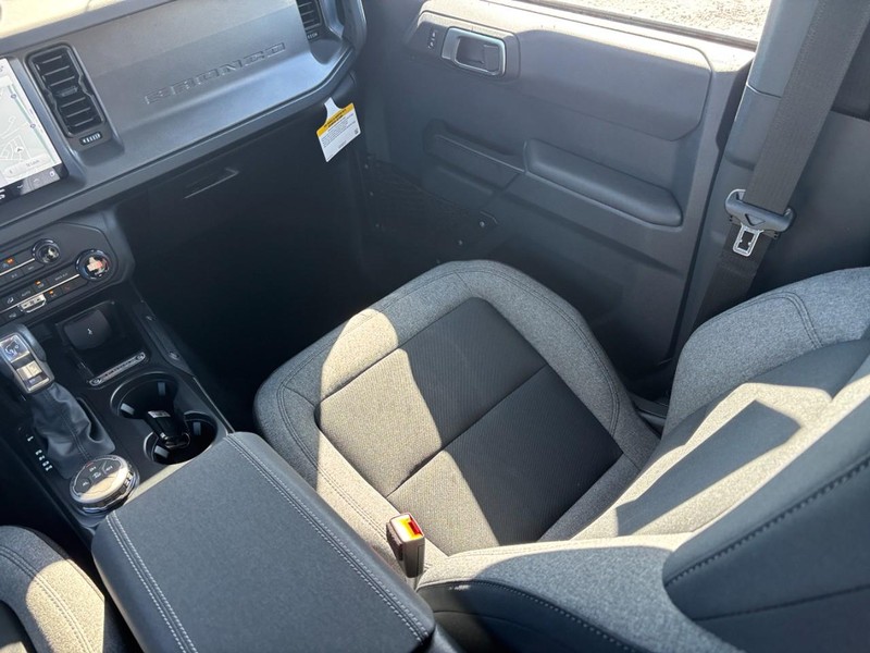Ford Bronco Vehicle Image 16