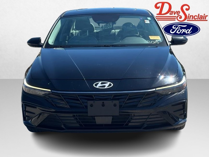 Hyundai Elantra Hybrid Vehicle Image 02