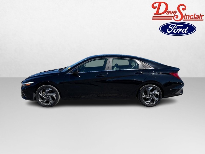 Hyundai Elantra Hybrid Vehicle Image 10