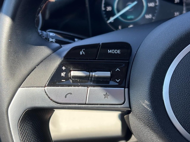 Hyundai Elantra Hybrid Vehicle Image 19