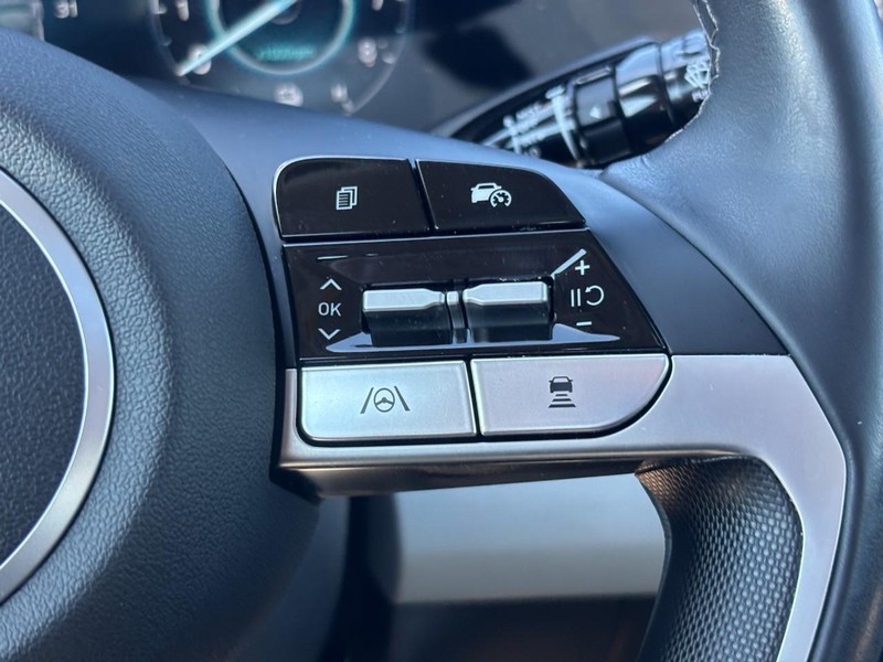 Hyundai Elantra Hybrid Vehicle Image 20