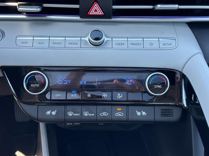 Hyundai Elantra Hybrid Vehicle Image 25