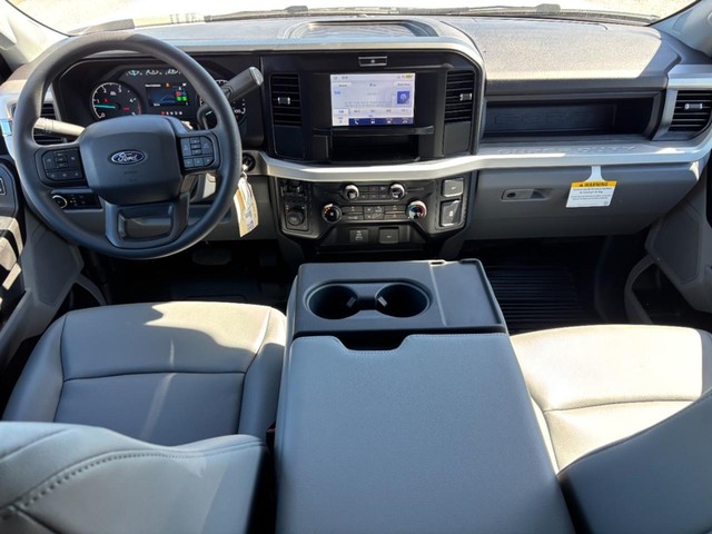 2027 Ford Super Duty F-350 DRW XL thumbnail image 12