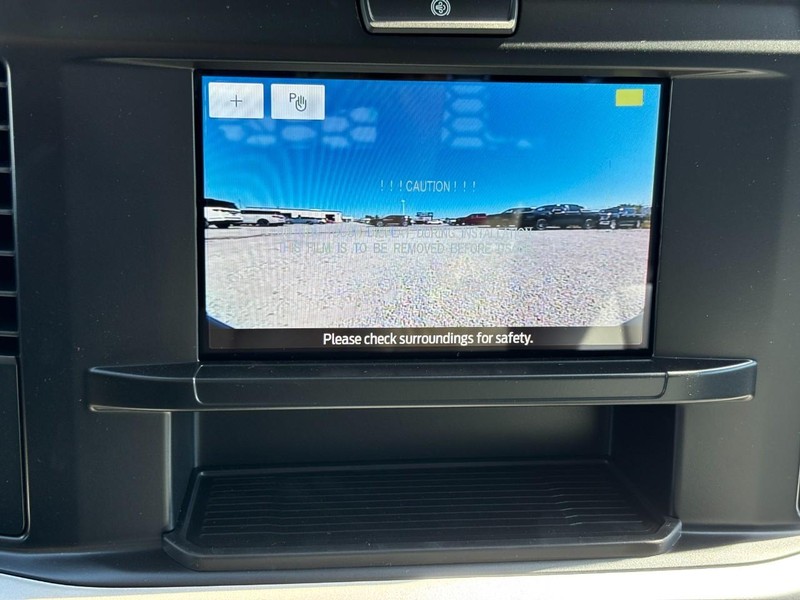 Ford Super Duty F-350 DRW Vehicle Image 22