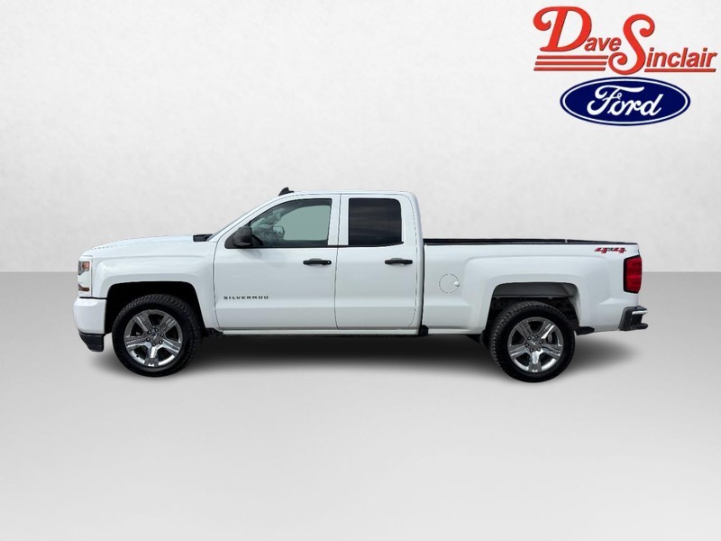 Chevrolet Silverado 1500 LD Vehicle Image 10