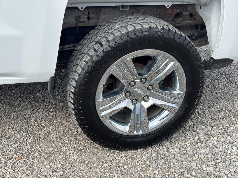 Chevrolet Silverado 1500 LD Vehicle Image 11