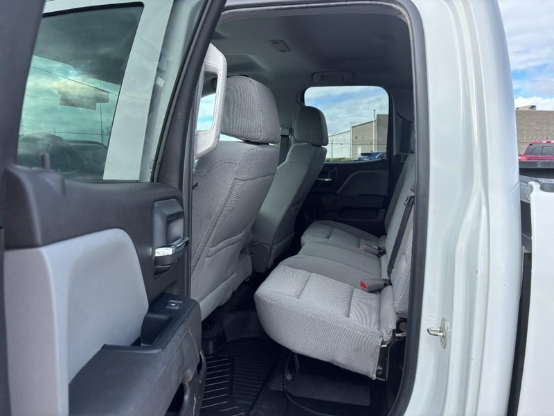 Chevrolet Silverado 1500 LD Vehicle Image 12