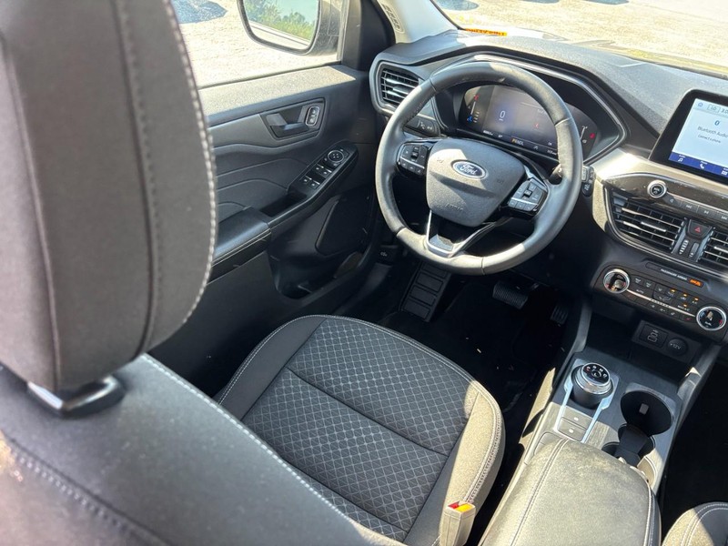 Ford Escape Vehicle Image 14