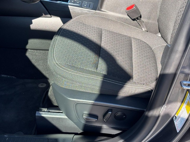 Ford Escape Vehicle Image 17