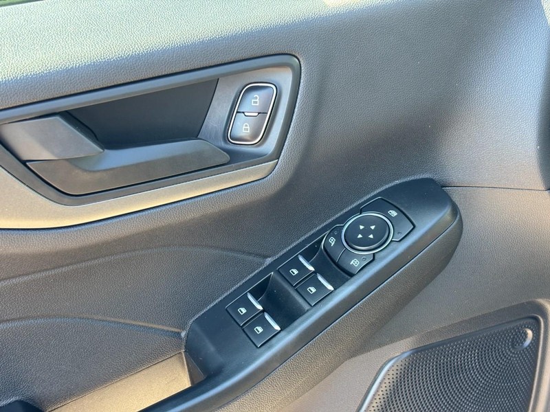 Ford Escape Vehicle Image 18