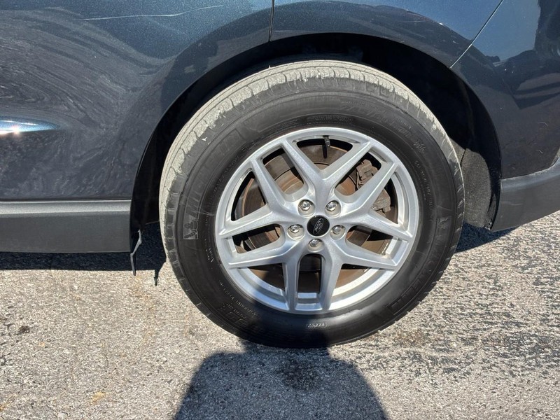 Ford Edge Vehicle Image 12