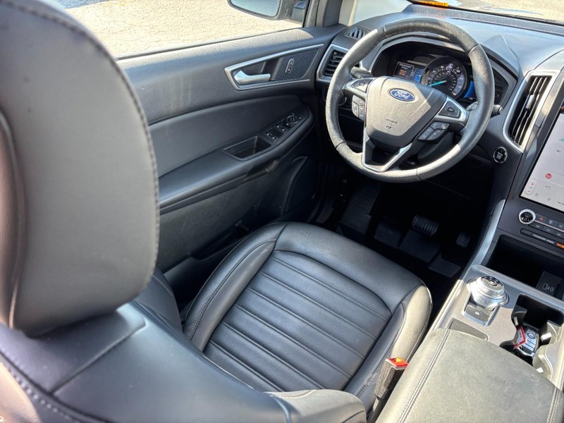Ford Edge Vehicle Image 14