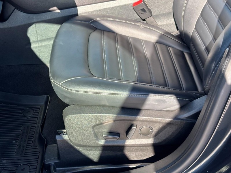Ford Edge Vehicle Image 17