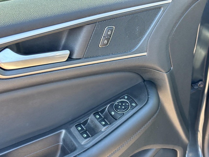 Ford Edge Vehicle Image 18