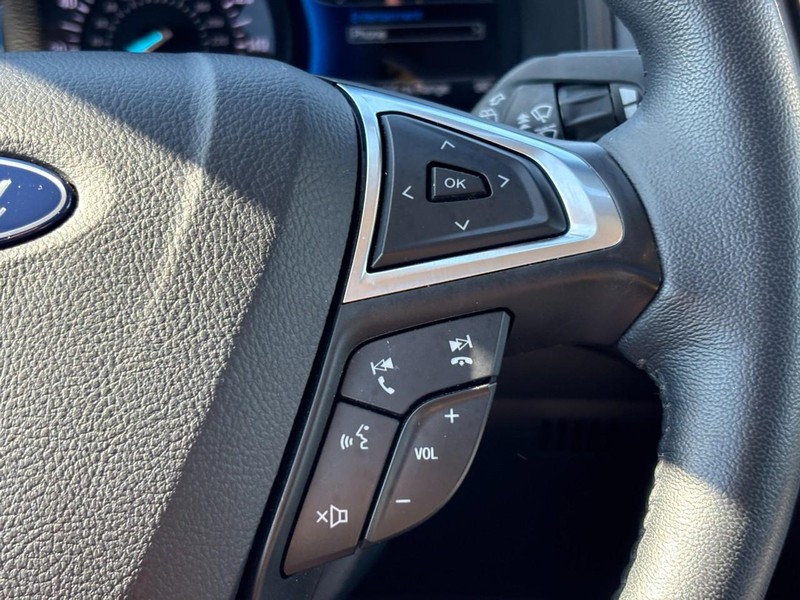 Ford Edge Vehicle Image 20