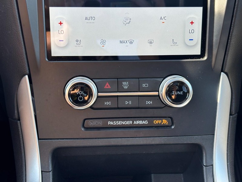 Ford Edge Vehicle Image 24