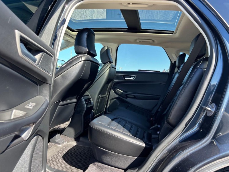 Ford Edge Vehicle Image 13
