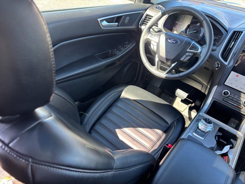 Ford Edge Vehicle Image 14