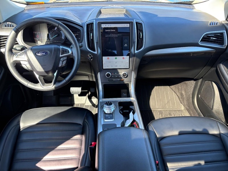 Ford Edge Vehicle Image 15