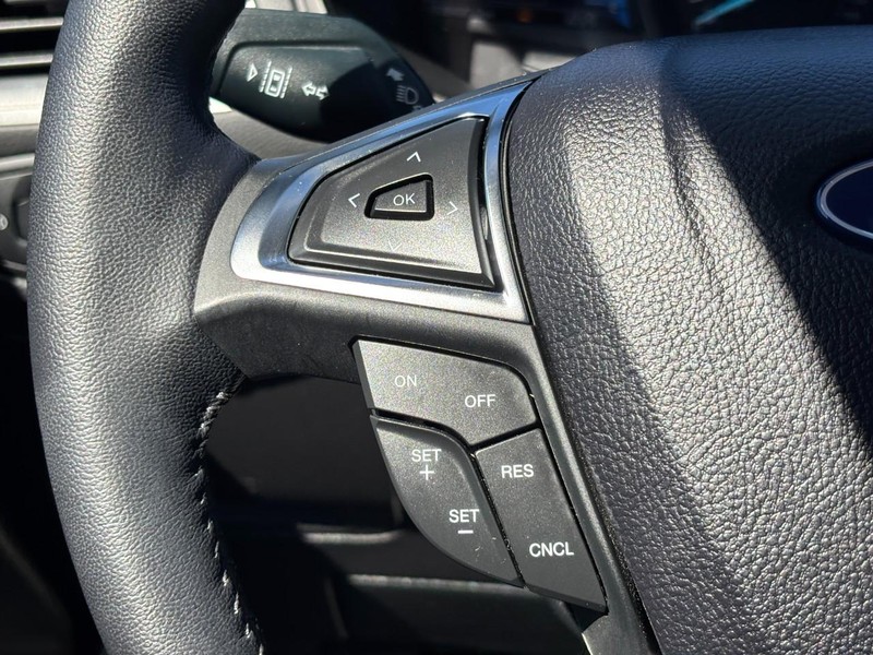 Ford Edge Vehicle Image 19