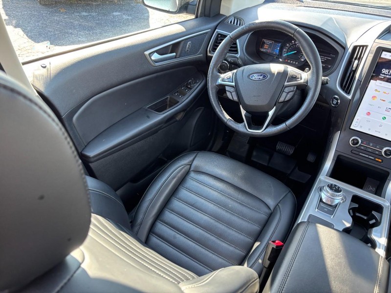 Ford Edge Vehicle Image 14