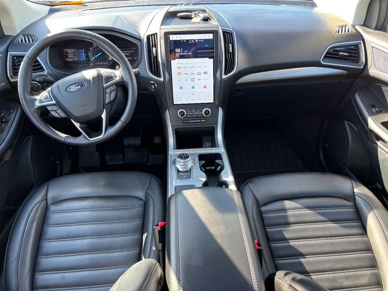 Ford Edge Vehicle Image 15
