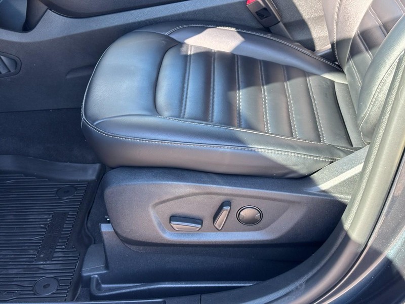 Ford Edge Vehicle Image 17