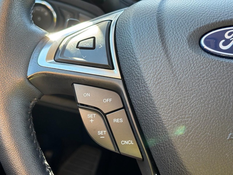Ford Edge Vehicle Image 19