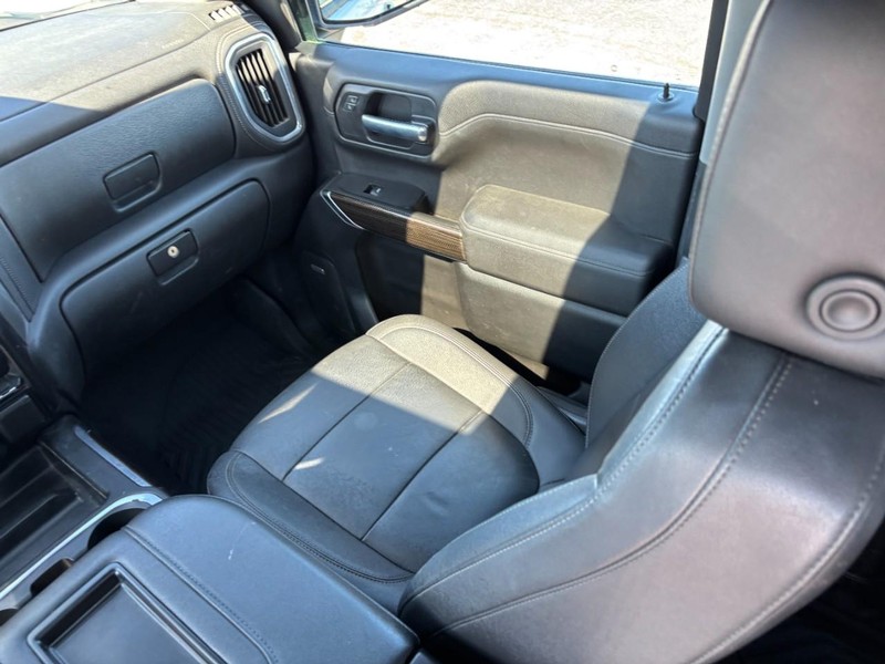 Chevrolet Silverado 1500 Vehicle Full-screen Gallery Image 16