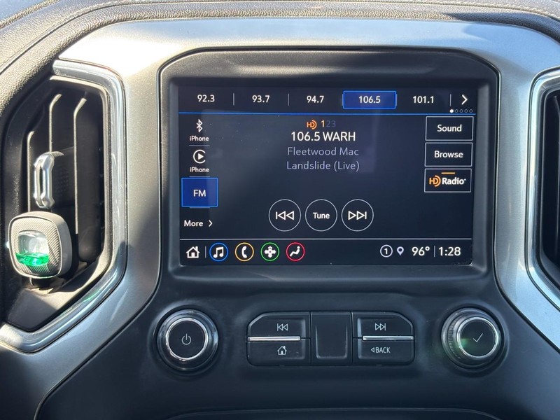 Chevrolet Silverado 1500 Vehicle Full-screen Gallery Image 22