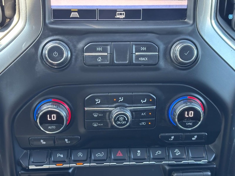 Chevrolet Silverado 1500 Vehicle Full-screen Gallery Image 24