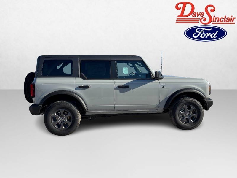 Ford Bronco Vehicle Image 05