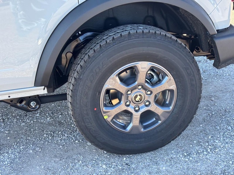 Ford Bronco Vehicle Image 12