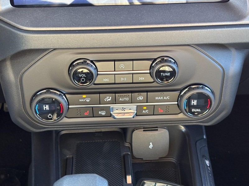 Ford Bronco Vehicle Image 24