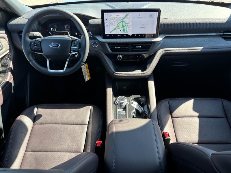 Ford Explorer Vehicle Image 16