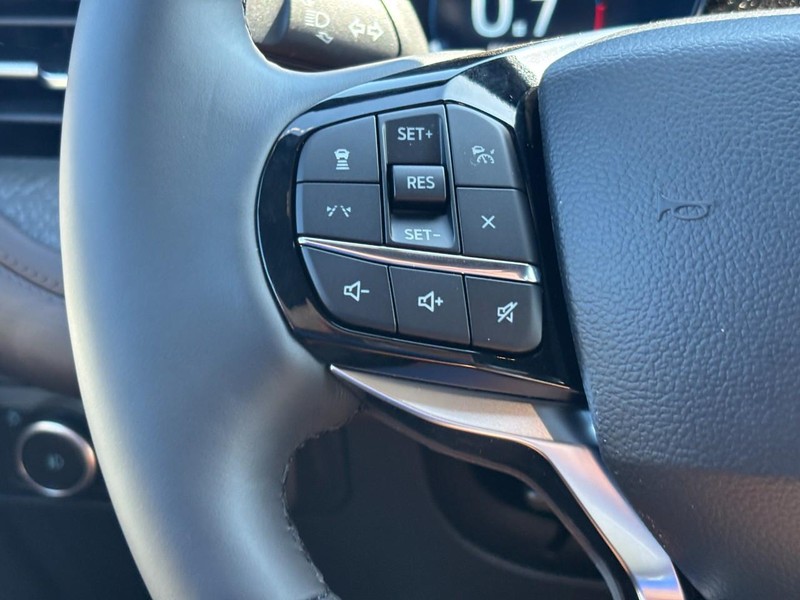 Ford Explorer Vehicle Image 20